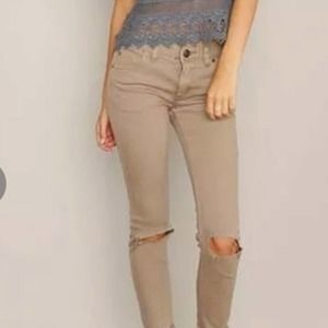 FREE PEOPLE KHAKI TAN RIPPED KNEE JEANS SZ 27